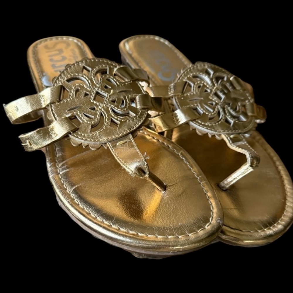CIRCUS by Sam Edelman, ladies gold flip-flop sandal size 8, very good condition